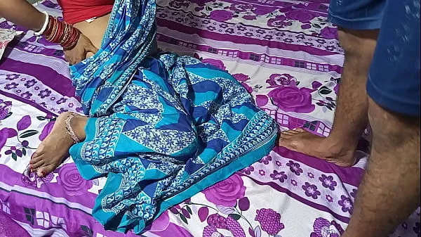 दोस्त की माँ ने पीठ मालिश के बहाने से चूत चुदाई - साफ हिंदी आवाज में   XXX Sex